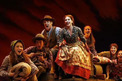 Melissa Gilbert and cast Photo